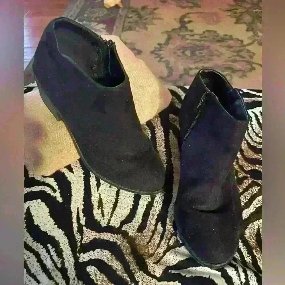 Size‎ 4 Black Booties